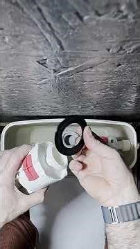 Fuite WC : 3 min pour éviter une grosse facture d’eau (joint d’embase)