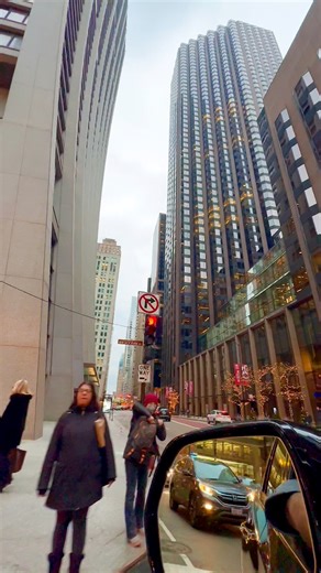 The city looks its best when the lights turn on and the fog rolls in. Finding peace in the middle of the most beautiful skyline in the world. 🇺🇸 #Chicago #Chicago2026 #EveningSkyline #CityLights #ChicagoArchitecture #MyChicagoPix #Hello2026 #WindyCity | Travel With Me