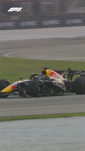 Watching Max Verstappen on his final lap in Sepang 🏆😍 #F1 #BahrainGP