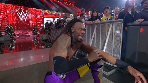 The Young OG Je'Von Evans with a STATEMENT win tonight! 🙌 | WWE Raw