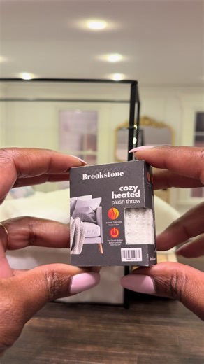 Cozy Mini Heated Blanket for Your Dollhouse