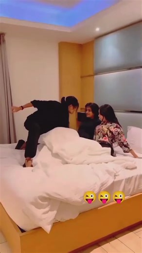 Exploring TikTok Dance Trends: Ultimate Group Dance Guide