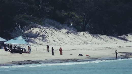 Her father saw a foot sticking out of the sand 800 meters from her car, then realized it was Toyah