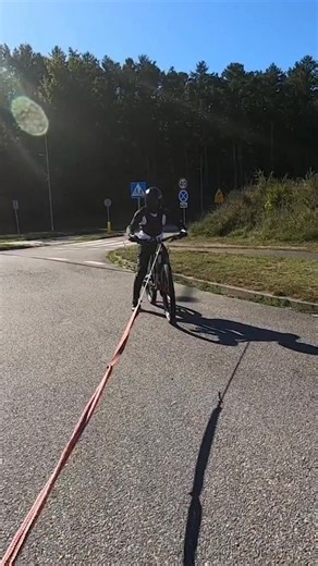 Fastest cycling speed (no hands) 🚴👐 119.84 km/h (74.46 mph) by Marcin Nowak 🇵🇱 | Guinness World Records