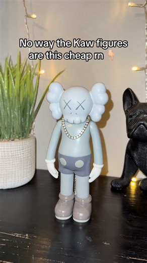 Such a great room decor! #trending #tiktokmademebuyit #tiktokshop #kaws