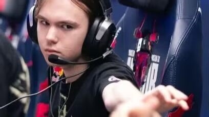 Counter-strike 2 2025.12.17 - 19.54.28.02