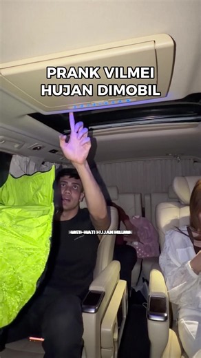 di prank hujan dimobil.. | vilmei mode hype
