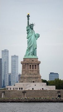 Boat capsizes, kills woman and baby in New York Harbor