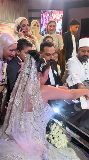 ‏😂😂😂😂 #بودا_امنيه🖤✨ #couple #wedding | wedding