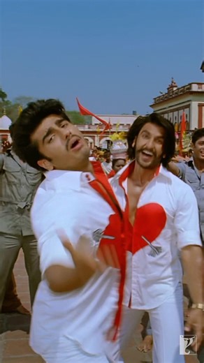 Background score every time we see them 😍 | #TunemaariEntriyaan | #Gunday