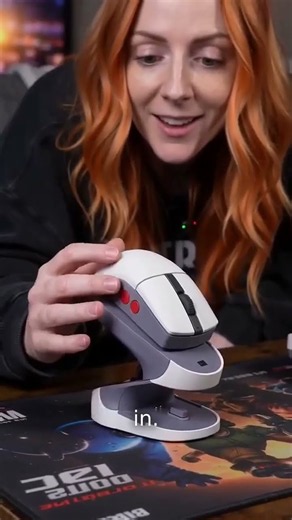 8BitDo Retro R8 Gaming Mouse | Charging Dock | PAW 3395 Optical Sensor | 26,000 DPI | 4K Polling ...