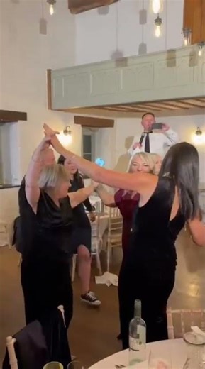 The Moment These Waiters Started Singing Changed Everything #WeddingMoment #Surprise