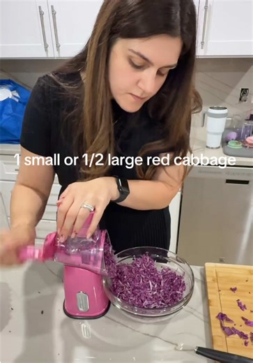 Delicious Red Cabbage Salad Recipe with Fresh Ingredients