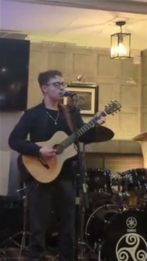 David Bowie - Starman cover live at The Grove, 04/10/26