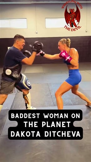 Dakota Ditcheva's kick technique is NEXT LEVEL 🦵 #kickboxing #shorts