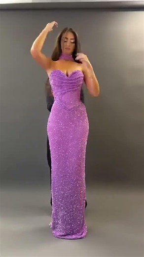 Steal the Show in Stunning Gowns! Must-See Styles to Wow Your Friends #Fashion #Glamour