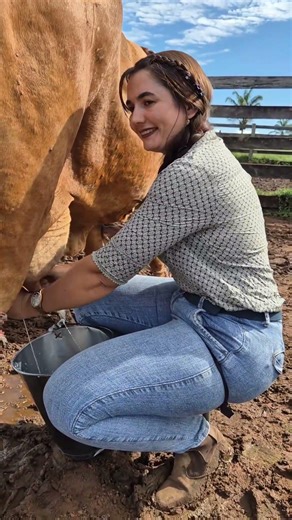 Daily Farm Life 🐄 | Girl Milking Cow by Hand | Rural Village Lifestyle #villagelife #rurallife