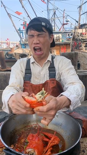 Chinese Fisherman Seafood Mukbang Cooking & Eating Fresh Caught Big & Small Octopus #115 | King Cook II