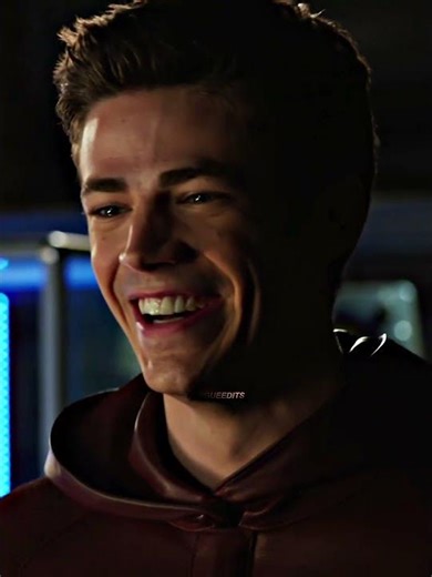 Oliver teams up with Barry and Team Flash #shorts