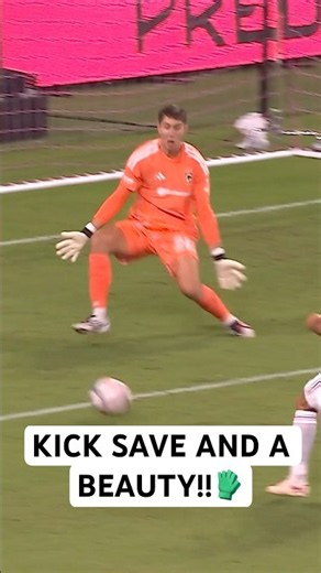 Schulte DENIES MIAMI💪 with the kick save!