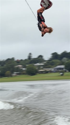 Cruze E-Boi on Instagram: "🤟🏽🥳😜 GETTING IN BEFORE THE RAIN 🌧️ #Extreme #WaterSports #Wakeboarding #Action #Amazing"