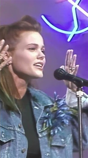 Belinda Carlisle I Get Weak (The Roxy 01/03/1988) #80smusic #music