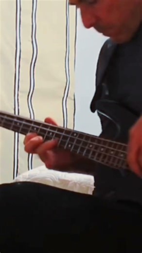 Original Classical Bass Guitar Piece – Beautiful Classical Reinterpretation