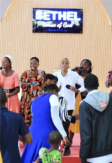 NIMEMPATA ASIYE BADILIKA / KILA ALIPOPITA YESU ALITENDA MEMA - BETHEL PRAISE TEAM YOUTUBE : BETHEL MISSION INTERNATIONAL CHURCH
