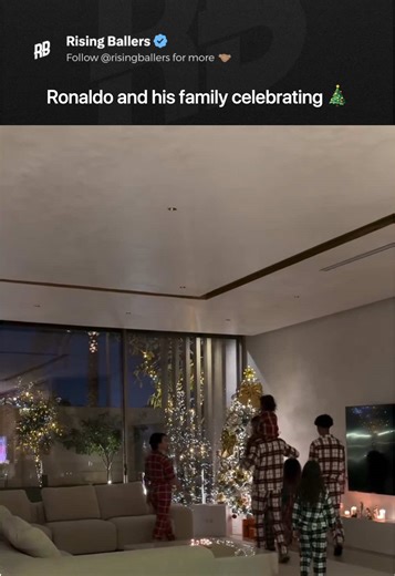 Cristiano Ronaldo Celebrates Christmas with Family