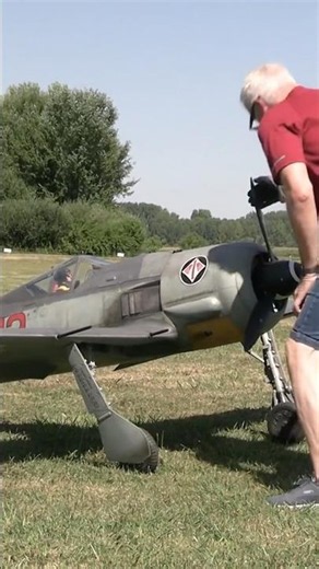 When This Massive Warbird Starts Up, It's Pure Rock ’n’ Roll! 🤘🔥
