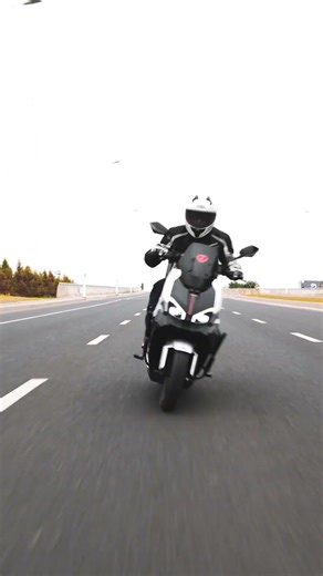 The road opens up. Power takes over — KING F91 in full flow.