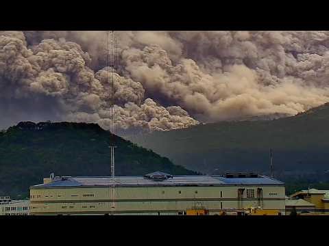 Large Pyroclastic Flow Races Down Mayon Volcano — Ash Sweeps Across Slopes (May 2, 2026)