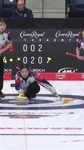 Grand Slam of Curling on Instagram: "Eun-ji Gim set the table with her first highlight shot in the fourth end and followed it up with another beauty for three and a 5-2 lead over Team Einarson!"