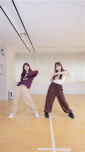 AKB48 伊藤百花 近藤沙樹 令和のニャーKB 2人で踊らせていただきました👻 #ようかい体操第一 #AKB48 #妖怪ウォッチ