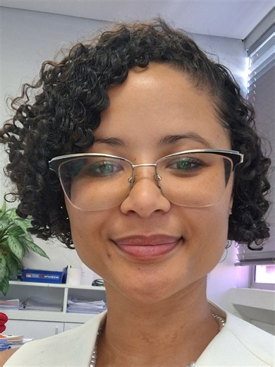 How to Do a Roller Set on Natural Hair