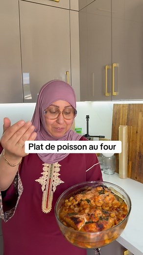 Plat de poisson au four #foryou #pourtoi #ideerecette #recettefacilerapide #recette #astuce #poisson #fish #crevette #saumon #four #plataufour | Tata Zakia