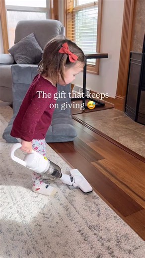 This kids sized vacuum is the ultimate mom hack and Christmas gift idea! I love that it charges with a type C cable, it’s super lightweight, and has three different height settings. Here is your trick to getting the kids to clean for real! 🛍️ Comment MOM HACK for the link to your DMs! (*please follow first so my message doesn’t get hidden!) or go to my bio for the 🔗 #amazonfinds #amazonmom #amazonhome #homefavorites #momfinds #mommusthaves #toddlermom #findsformoms #toptoys #besttoys #pretendp