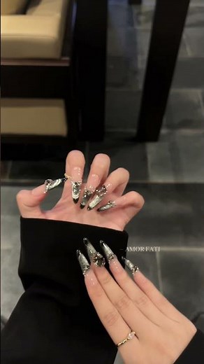 Black Nails?! 🖤✨ Unexpectedly Chic & Irresistibly Cool
