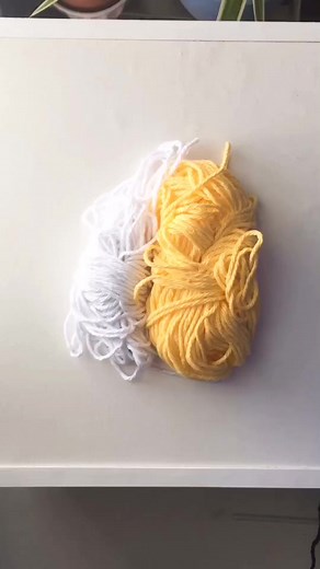 Bee Keychain ✨ #bees #SupportSmallBiz #crochet #crocheting #honey #savethebees #yellow #crochetbee #beekeychain #yarn #yarnart #fyp #foryourpage