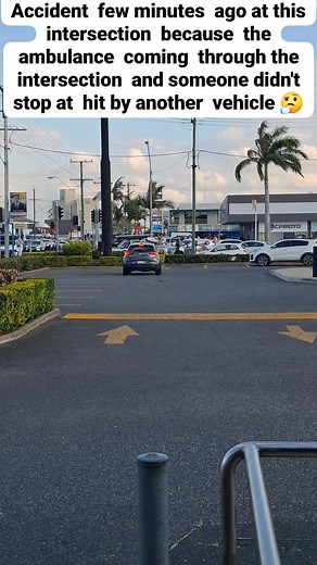 Accident few minutes ago at this intersection because there was ambulance coming through at the intersection and someone didn't stop and hit another car.Accident do happen be careful 🤔 #followerseveryone #highlight #Australia #everyone #highlights | Jenerose Patino Hurt