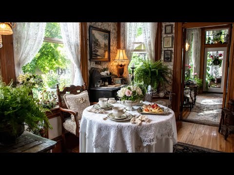 Vintage Dining Room Decor Ideas That Bring Classic Elegance to Every Meal!