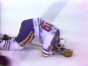 Bill McCreary flattens Wayne Gretzky... 👀 | Hockey Beast