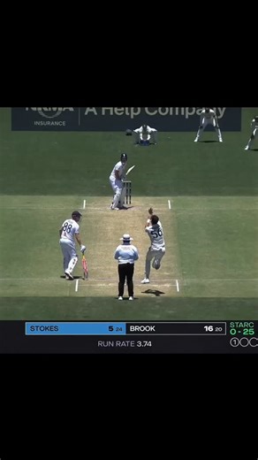 hussu on Instagram: "Michaell Starc 💀 1997년 개봉한 영화 Titanic은 잭과 로즈의 운명적인 사랑을 통해 비극 속에서도 오래 남는 감정의 깊이를 보여주는 작품입니다. 화려한 연출보다 인물의 감정에 더 집중한 제임스 카메론 감독의 스타일은 지금 다시 봐도 묘하게 가슴을 울리죠. 배가 침몰하는 장면이 아닌, 두 사람이 서로를 바라보던 순간들이 더 강하게 기억에 남는 영화이기도 합니다. 이 감정을 완성해주는 곡이 바로 셀린 디온의 *“My Heart Will Go On”*입니다. 처음 들으면 잔잔한데, 어느 순간 자연스럽게 가슴이 벅차오르는 느낌을 줍니다. 특히 후반부의 고조되는 보컬은 영화 속 잭과 로즈의 마지막 장면과 겹쳐지면서 괜히 마음이 서늘해지기도 하고요. 많은 분들이 “이 노래가 나오면 왜 그 장면이 자동으로 떠오르는지 모르겠다”고 말하는데, 그만큼 영화와 음악이 자연스럽게 얽혀 있는 곡입니다. 1998년 아카데미 주제가상을 비롯해 여러 상