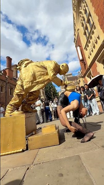 I THOUGHT He Was A STATUE! 😱 ‪@silvermanstatueofficial‬