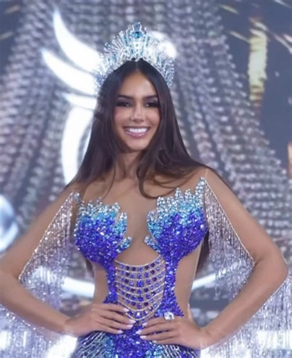 A legendary look. A reigning queen. A moment made for the spotlight. ✨ The reigning Miss Cosmo Brazil and Top 5 Miss Cosmo 2025 @Gabriela Borges returned to the stage in the iconic gown that became part of her Cosmo journey - this time, commanding the Semi-Final stage of Miss Cosmo Brazil 2026 with all the elegance, confidence, and presence of a true queen. #MissCosmo #MissCosmo2026 #ImpactfulBeauty #MissCosmoBrazil #UniMedia