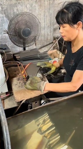 Easy Method to Sharpen a Meat Cutter Using Electric Heat #shorts