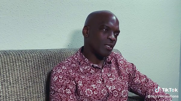 Life as a straight hairstylist. #terryw #fyp #viral #viralshorts #shorts #reels #viralreels #celebritystylist #houstonstylist #barber #makeupartist #hairstylist #contentcreator #hollywoodstylist #motivation #fashionphenomenon #malestylist