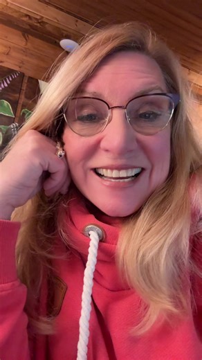 Phones lines are open for your Valentines requests and dedications, AND going live at 6pst, 9 est. 1-888-633-5452 to get in the Delilah radio show. #radiodelilah #valentinesday #14daysoflovechallenge