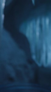 Profite des minéraux des Alpes à chaque gorgée d'eau minérale naturelle evian. | evian