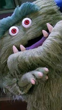 Join the fun and do the "Monster Boogie" dance! 🎃🪩 | Mickey and Minnie's Holiday Songs | Disney Jr.